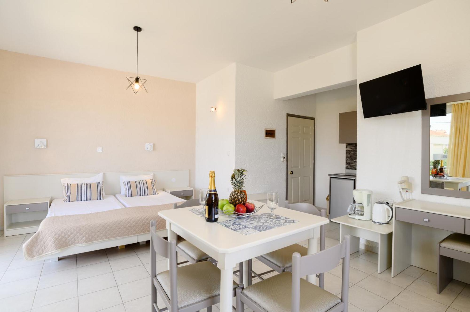 Eugenia Studios & Apartments Ialysos  Exteriér fotografie